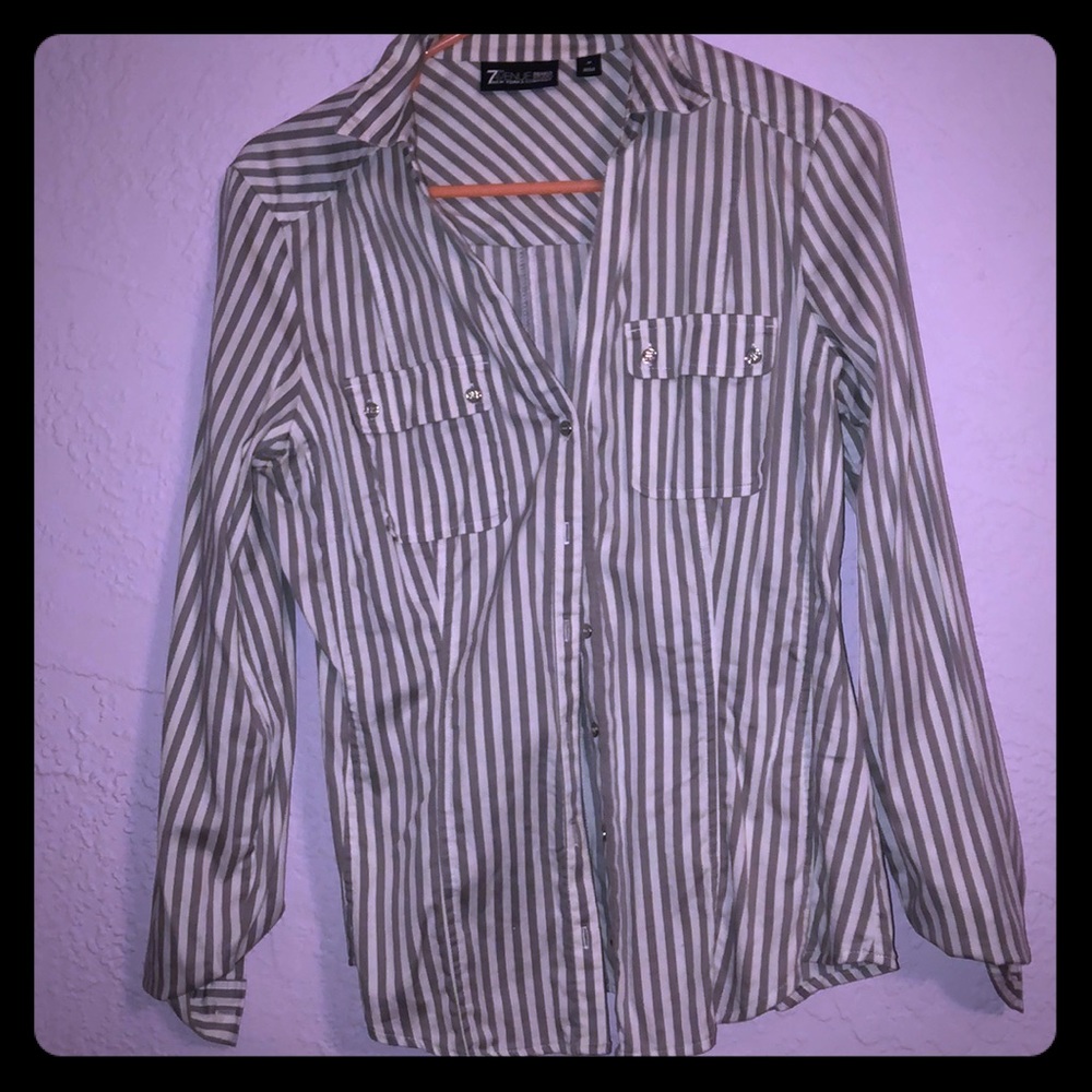 Gray and white NY&CO striped button down top